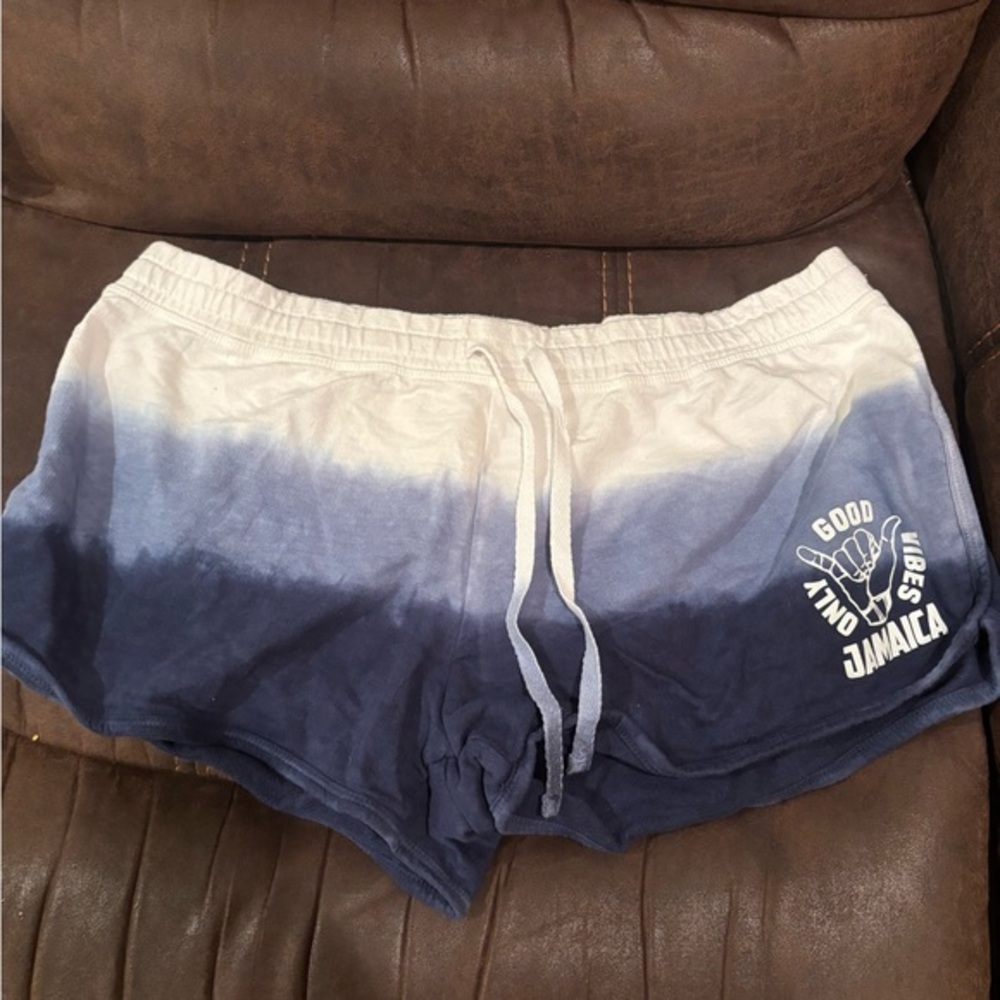 5/$25 69 Turtles Jamaica shorts